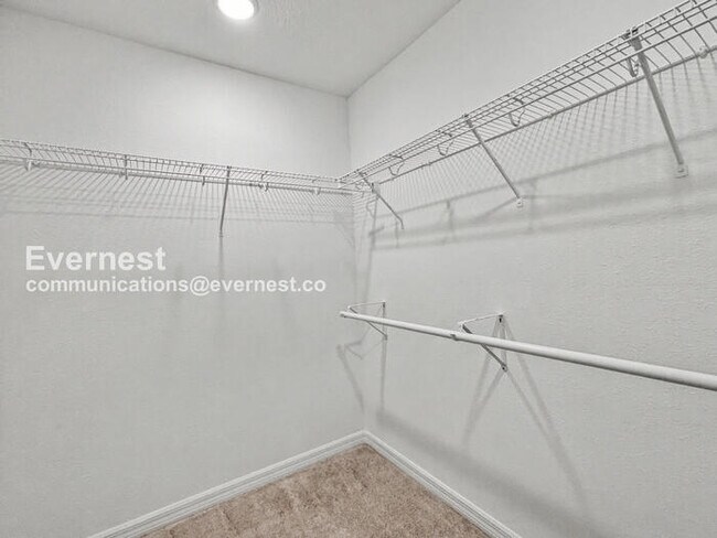 Building Photo - 5587 Sabal Dr