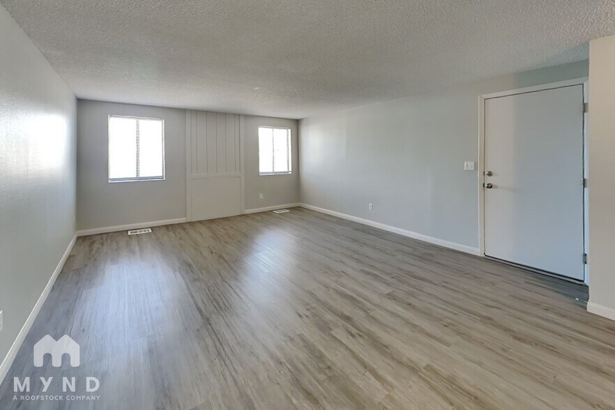 Building Photo - 545 Truffles St