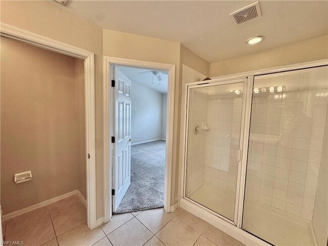 Building Photo - 912 Hampton Cir