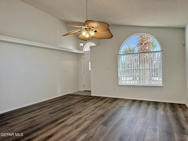 Building Photo - 12285 Tierra Plata Dr