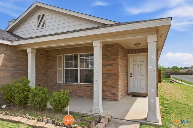 Building Photo - 2900 Blackburn Dr