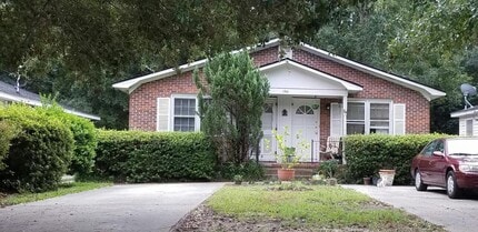 Building Photo - 1541 Joan St