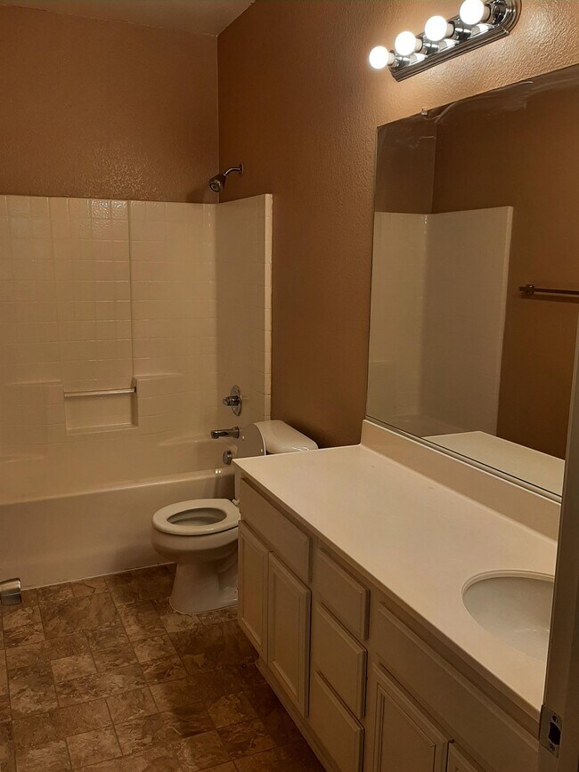 Building Photo - 1060 Indiangrass Dr