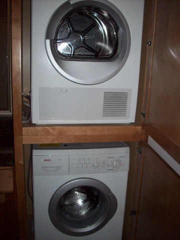 Building Photo - 705 Main St