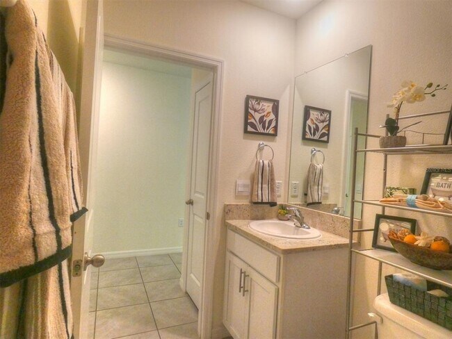 Building Photo - 17014 Oval Rum Dr