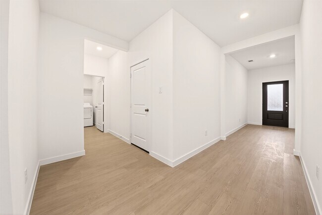 Building Photo - 16314 Texas Flatland Wy