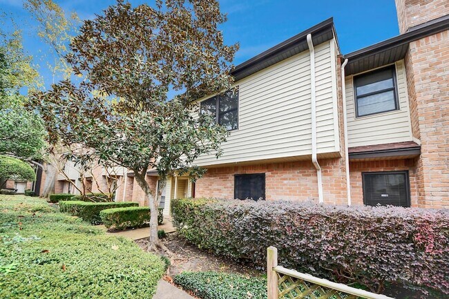 Building Photo - 2588 Bering Dr