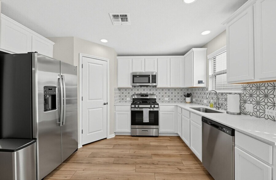 Building Photo - 360 Witchhazel Way