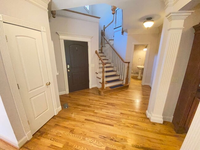 Building Photo - Beautiful home in Fairways subdivision off...