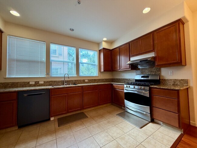 Building Photo - 2100 Beech Cir