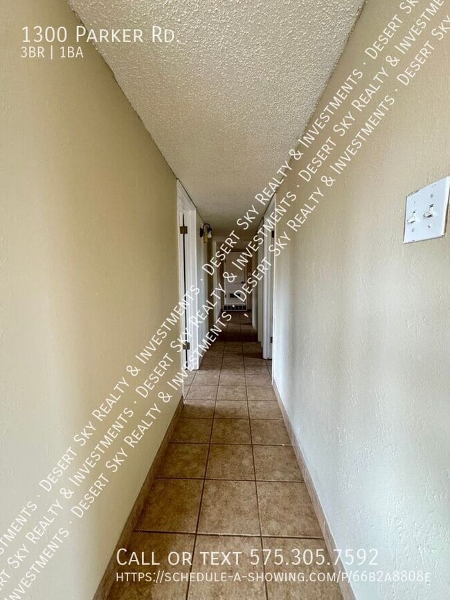 Building Photo - 1300 Parker Rd