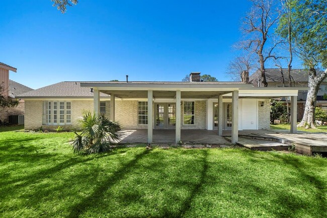 Building Photo - 7710 Antoine Dr