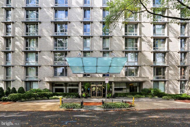 Building Photo - 950 25th St NW