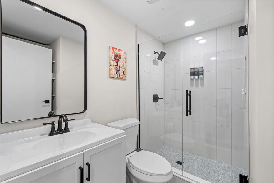 Building Photo - 41349 Heathmore Ct