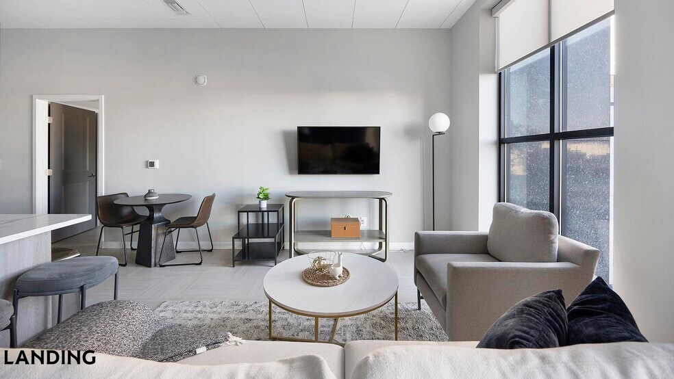 Building Photo - 600 19th St N