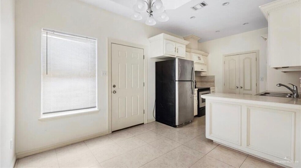 Building Photo - 2013 Agua Fina Ave