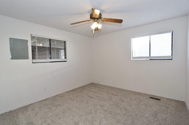 Building Photo - 2412 Robert Ave