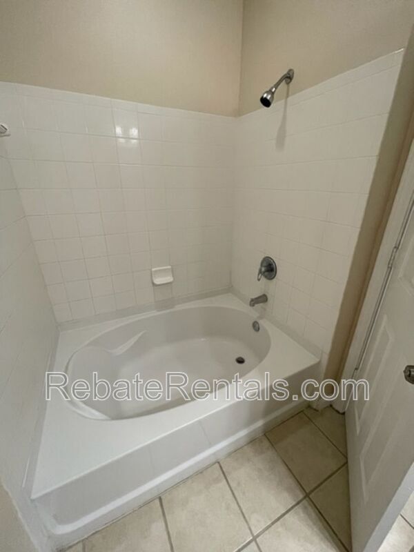 Building Photo - 10075 Gate Pkwy N