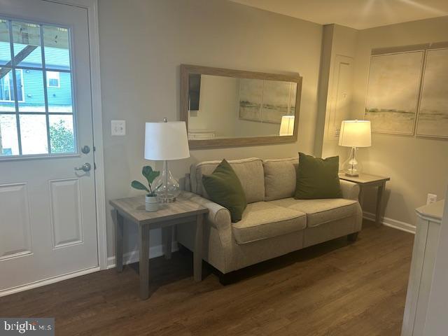 Building Photo - 2562 Laurel Pk Dr