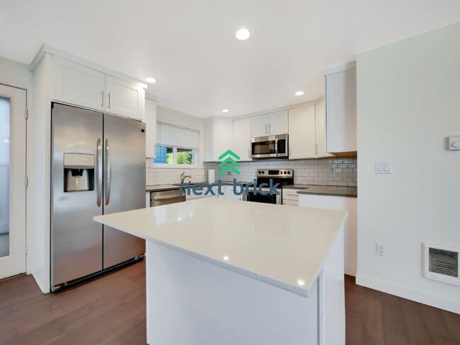 Building Photo - 3 Bed 1 Bath Charming Seattle Home is Ready for Rent!