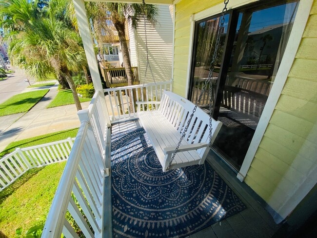 Building Photo - 3401 E Debazan Ave