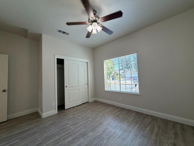 Building Photo - 2128 E St Andrew Dr