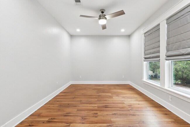 Building Photo - 3701 Derbigny St