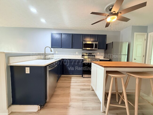 Building Photo - 9170 Horseshoe Bend