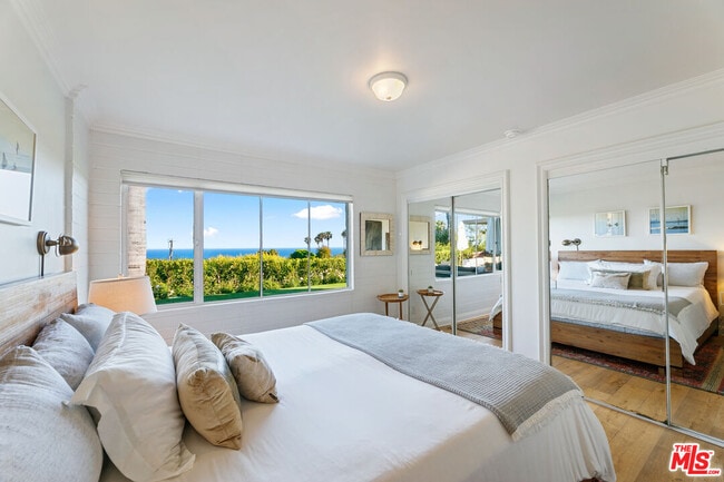 Building Photo - 26887 Sea Vista Dr