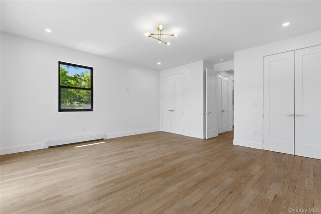 Building Photo - 548 Lakes Rd