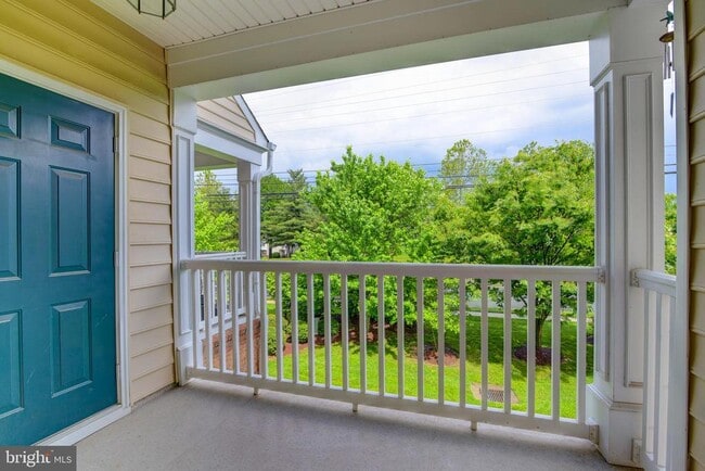 Building Photo - 43920 Hickory Corner Terrace