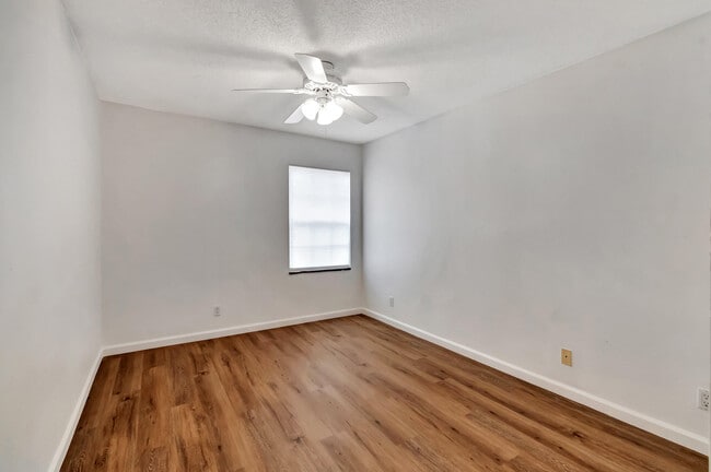 Building Photo - 8895 Sonoma Lake Blvd