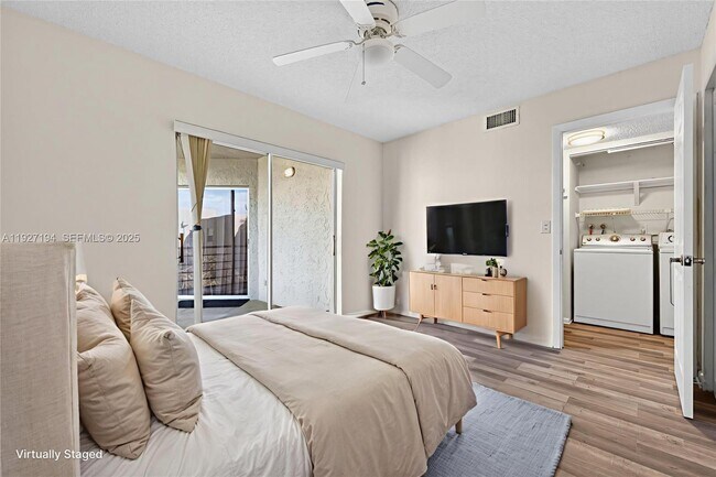 Building Photo - 3100 Riverside Dr