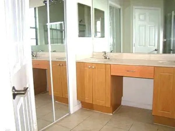 Building Photo - 7423 Bristol Cir