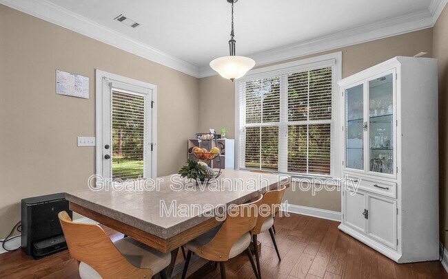 Building Photo - 113 Greystone Dr