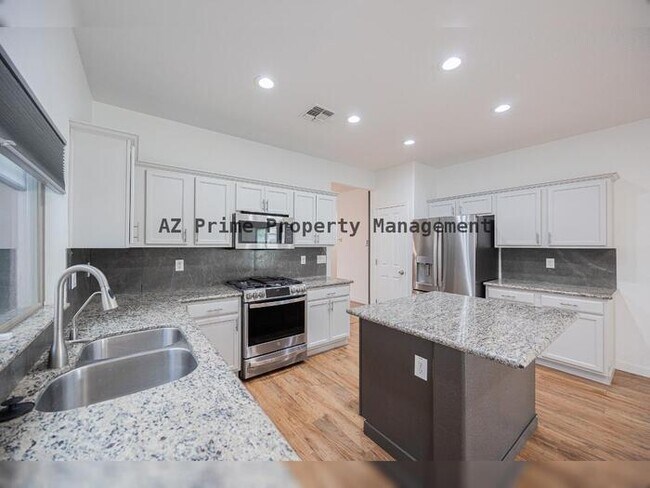 Building Photo - 7111 S 21st Dr
