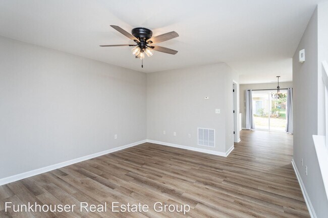 Building Photo - 2 br, 2.5 bath House - 835 Camelot Lane