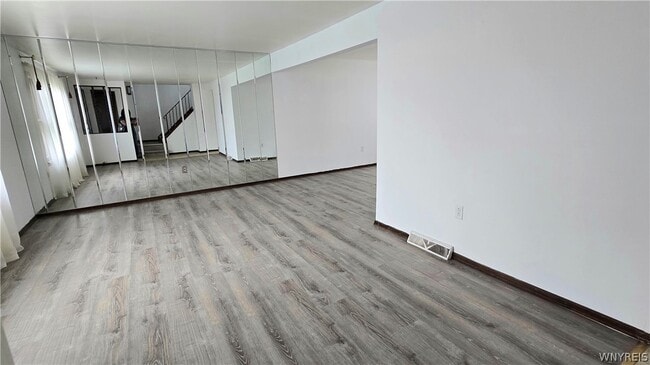 Building Photo - 182 Woodcrest Dr