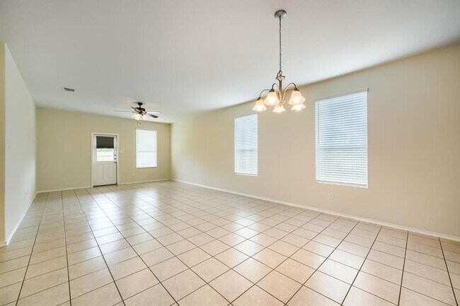 Building Photo - 616 Sonterra Blvd