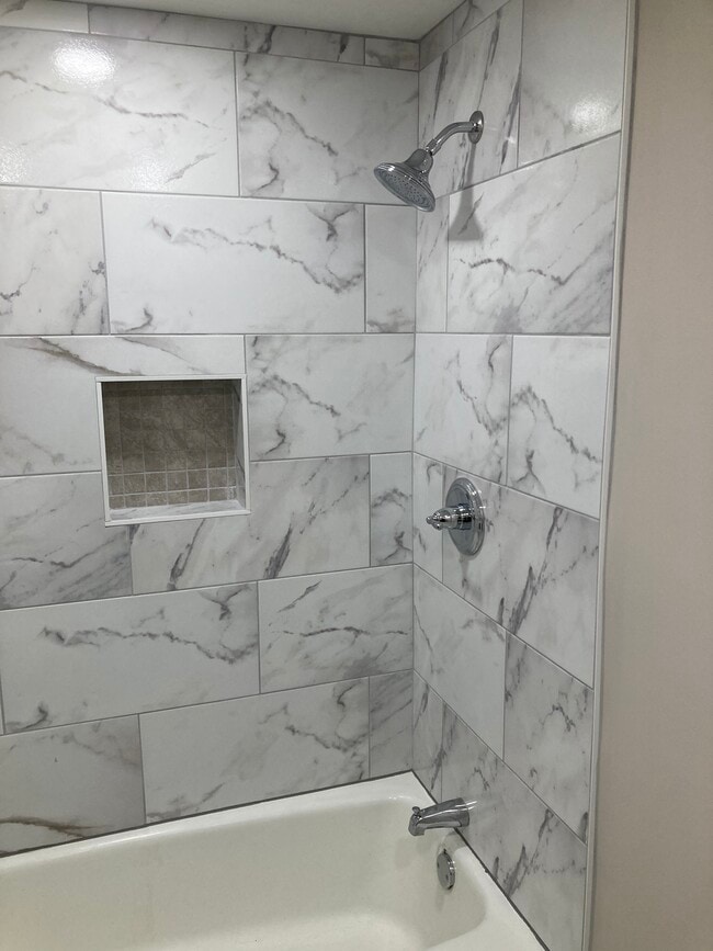 Building Photo - 1605 Addison Rd S