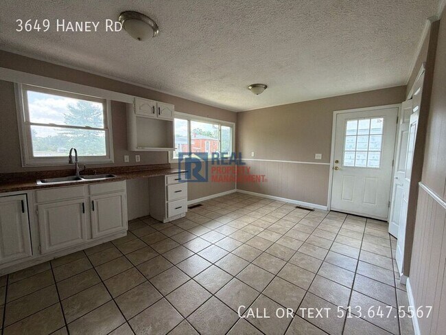 Building Photo - 3649 Haney Rd
