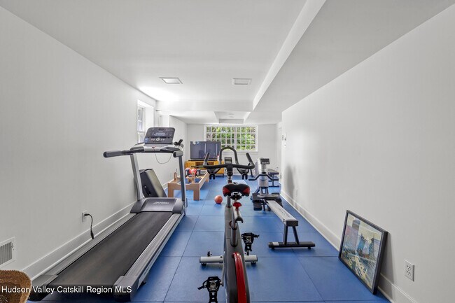 Building Photo - 176 Schoolhouse Rd