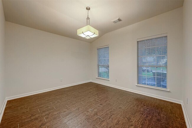 Building Photo - 1222 Hemple Dr