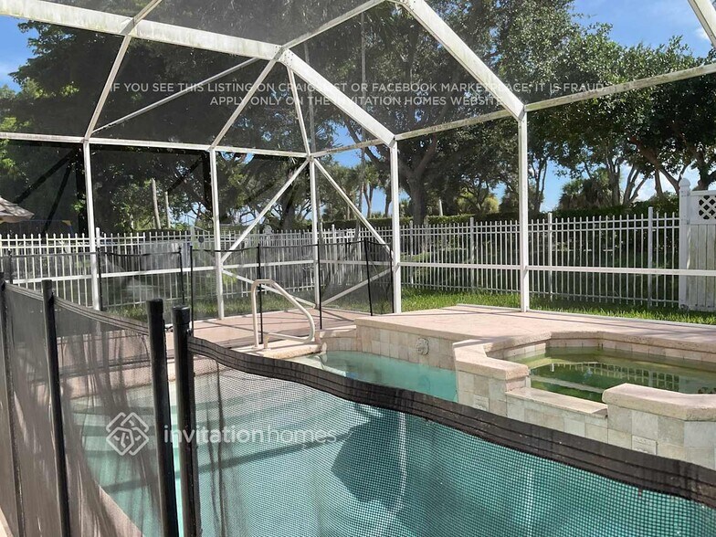 Building Photo - 2515 Glendale Dr