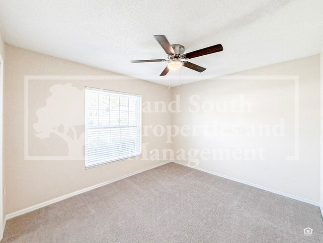 Building Photo - 683 Jessanda Cir