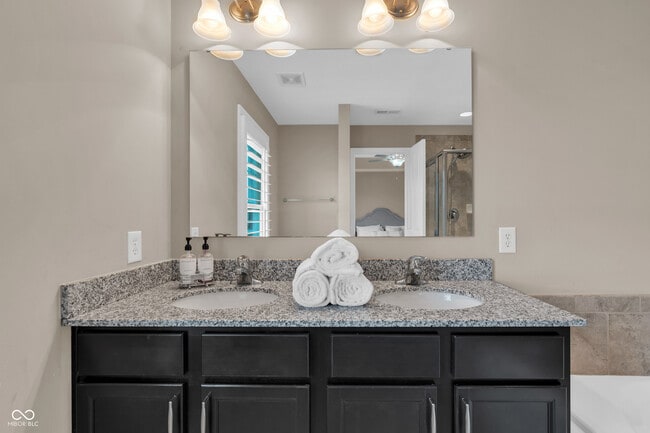 Building Photo - 2627 Congress St