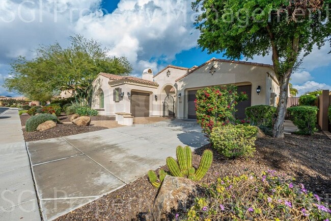 Building Photo - LUXURY 5 BEDROOM VISTANCIA BASEMENT HOME!