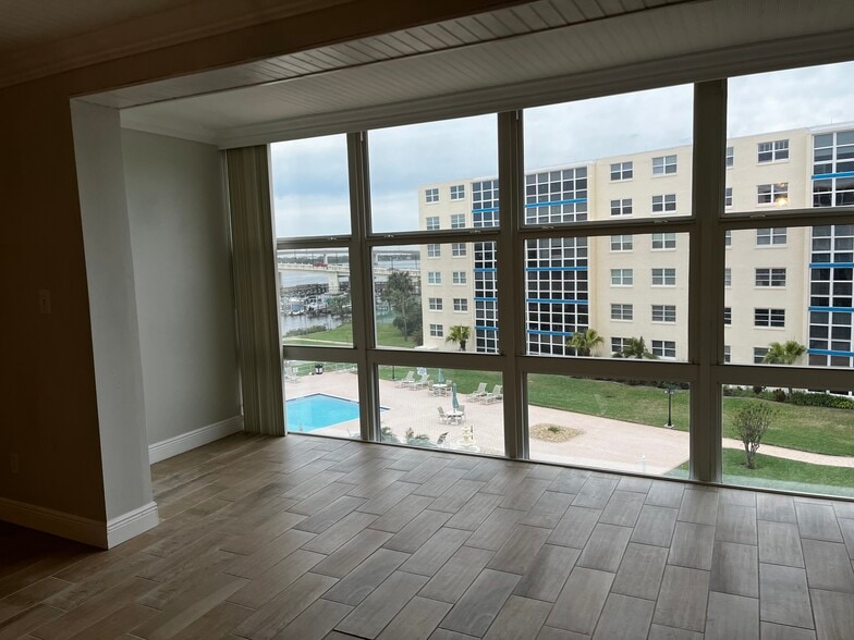 View from libingbroom - 1224 S Peninsula Dr