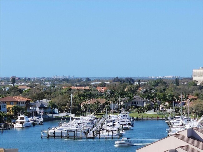 Building Photo - 5950 Pelican Bay Plaza S