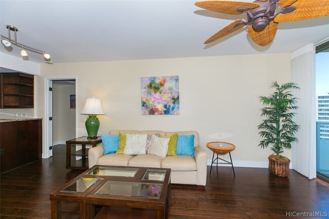 Building Photo - 1551 Ala Wai Blvd